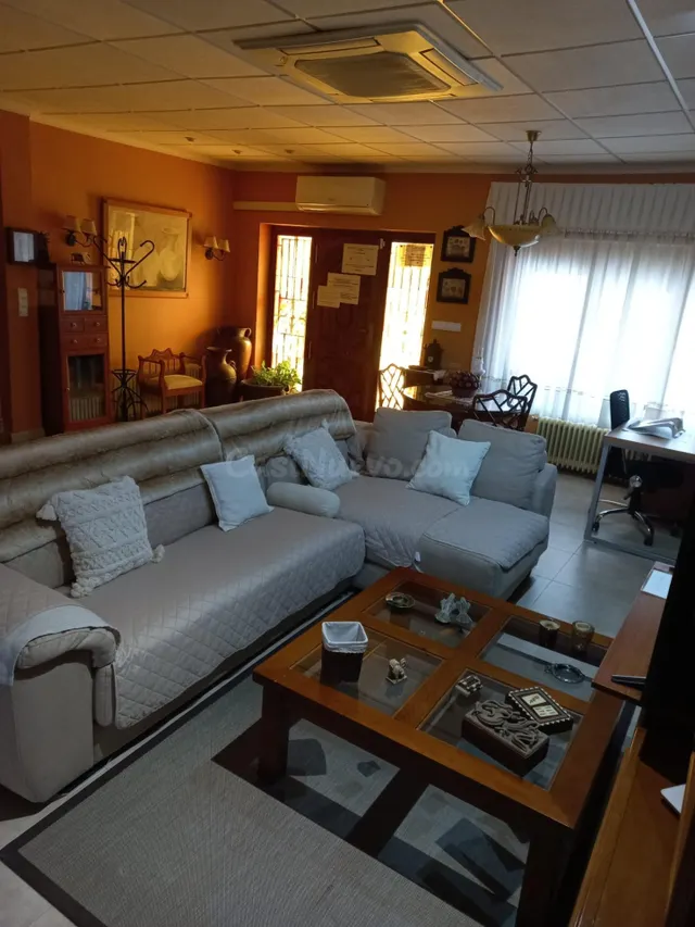Casa de campo con gran almacén — 2