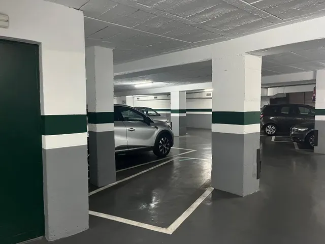 Plaza de parking en venta en calle Sardenya, Barcelona: 7,09 - foto 3