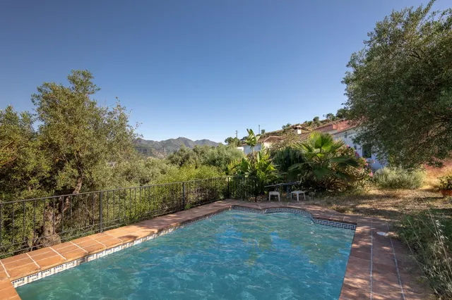 Casa de campo con piscina privada en una finca con vistas in