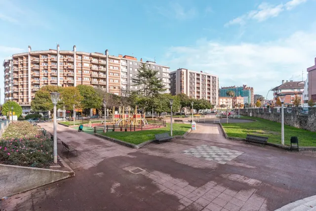 Piso de dos dormitorios con terraza y trastero en el coto, Gijón — 27