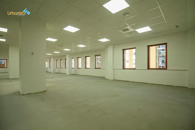 OFICINA DIAFANA EN EL CENTRO DE BADAJOZ — 11