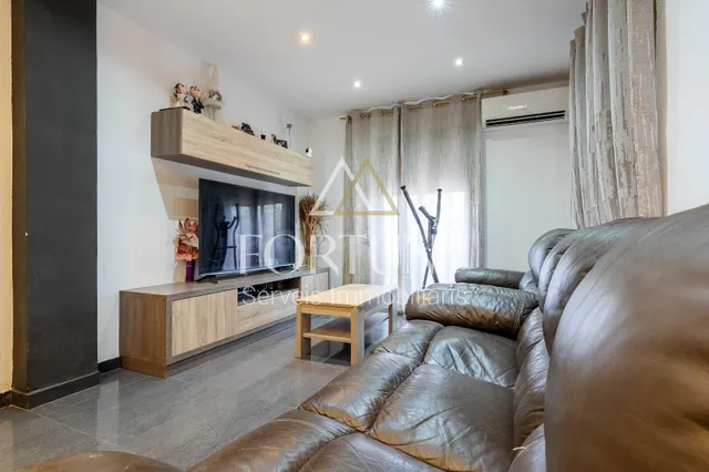 Casa adosada en venta en Almirall Recasens, en Reus. - foto 5