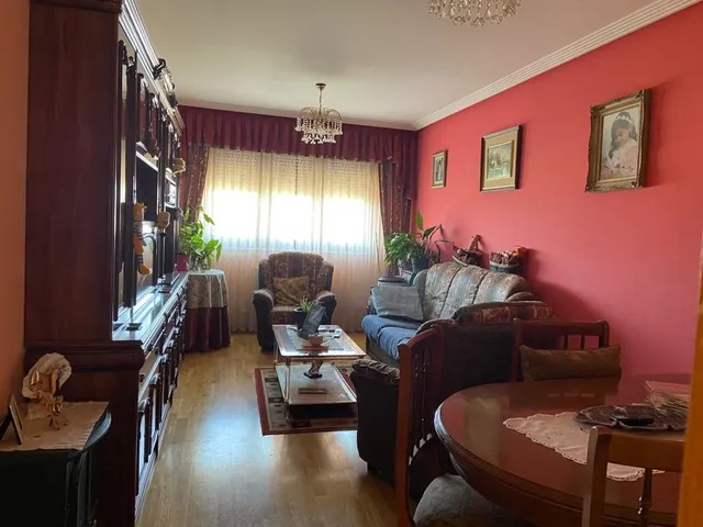 SE VENDE AMPLIO DÚPLEX EN EL CENTRO. COCINA, SALÓN, 3 HAB., 2 BAÑOS, TERRAZAS Y TRASTERO. — 10