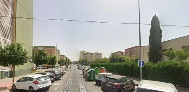 PISO EN DOS HERMANAS