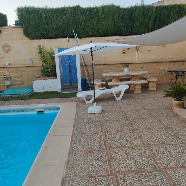 Casa 4 habitaciones 122m² en venta - Urbanización cañada verde — 41