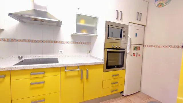 Vivienda tres dormitorios y aparcamiento en alquiler, Málaga - Centro — 38