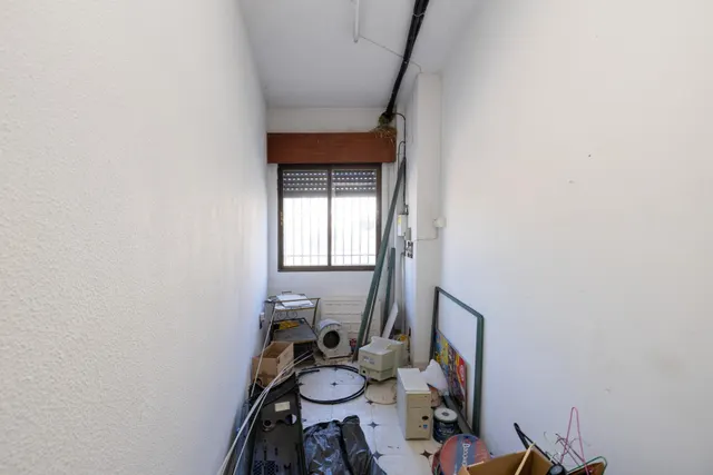 Local de 130 m2, diafano en Gojar, cerca del centro, en zona residencial con mucho paso de vehiculos — 13