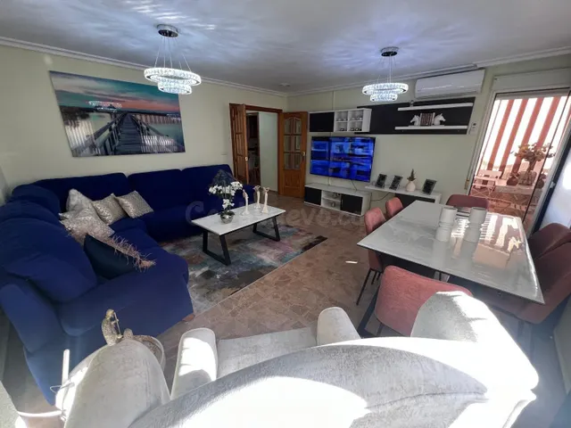 ¡Piso de 147 m2 con gran terraza, ascensor y 4 habitaciones! - foto 3