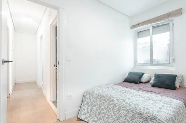Bajo reformado con terraza privada de 30 m2 orientada al sur en Avilés — 17