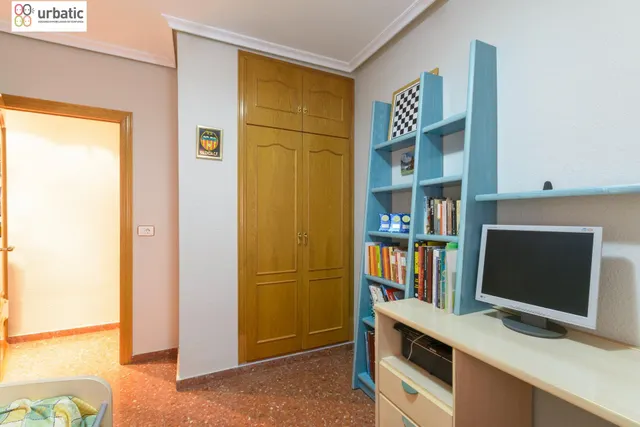 Piso de 3 habitaciones y vestidor con ascensor en el centro de Quart de Poblet — 22