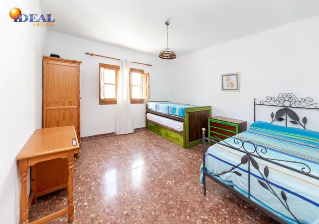 Chalet en zona residencial de Deifontes — 18