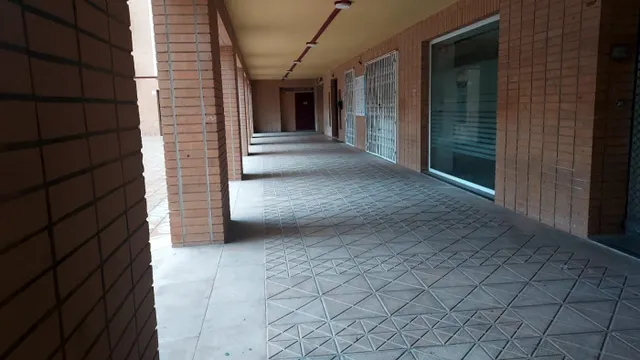 SE ALQUILA LOCAL /PUERTA AUTOMATICA / FRENTE HOSPITAL GENERAL — 3