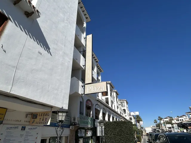 Local comercial 140m² en venta - Villamartin — 27