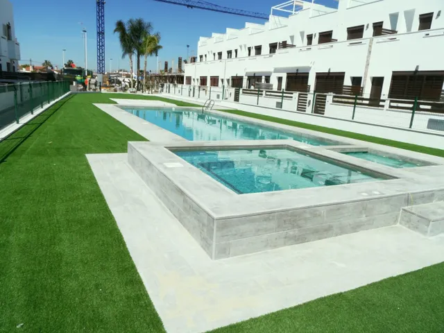 VIVIENDA ADOSADA, 3 DORMITORIOS, 2 BAÑOS, PISCINA Y JACUZZI - foto 5