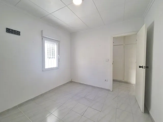 Amplia y luminosa casa reformada en zona llombai, Burriana — 28