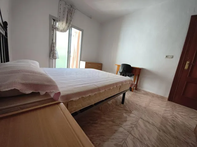 Última habitación libre para chica estudiante — 5