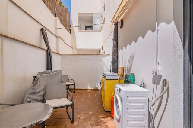 Precioso duplex moderno con patio — 33