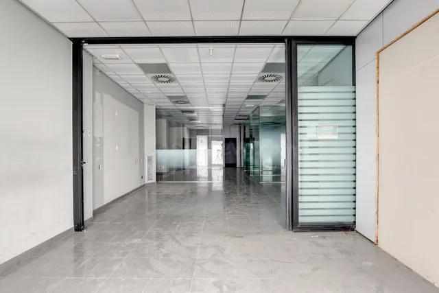 Local comercial con vivienda y garaje incluidos