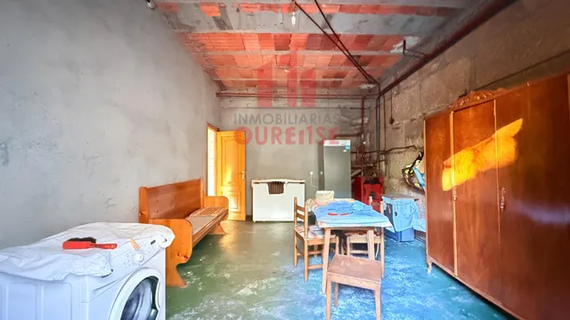 CASA TRADICIONAL DE PIEDRA CON GRAN PARCELA Y ANEXOS EN ABAVIDES (OURENSE) — 9