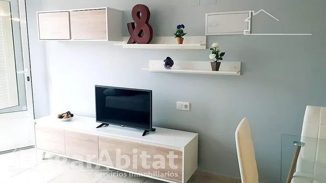¡Cerca de la playa! Gran adosado luminoso con dos viviendas independientes, piscina y terraza — 26