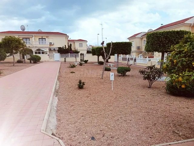 MAGNIFICO BUNGALOW EN PLANTA BAJA, IDEAL COMO VACACIONAL — 2
