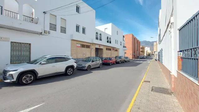 Amplio Local Comercial en venta El Ejido