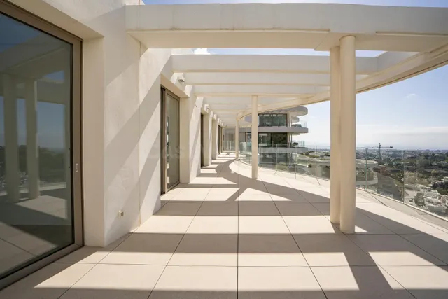 Espectacular Ático de Lujo con solarium, piscina privada y v - foto 3