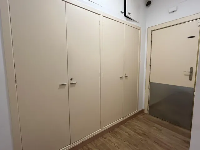PISO MUY AMPLIO Y TRANQUILO EN SARRIA — 37