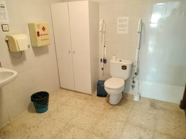 SE VENDE LOCAL COMERCIAL EN PUERTO REAL , ZONA BARRIADA 512 — 9