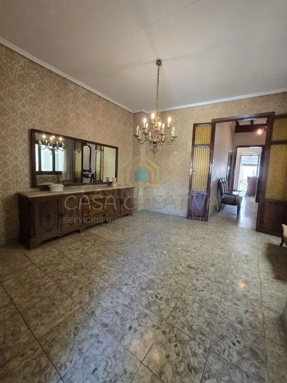 VENDO PISO SEÑORIAL TECHOS MUY ALTOS CON VIGAS DE MADERA 89. - foto 5