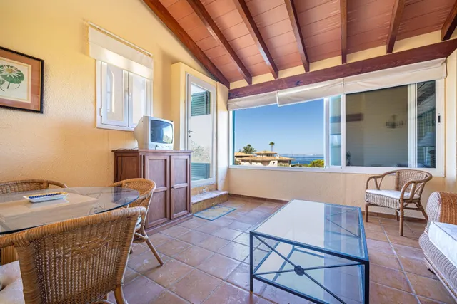 Exclusiva vivienda con jardín y piscina privada en Son Verí Nou — 28