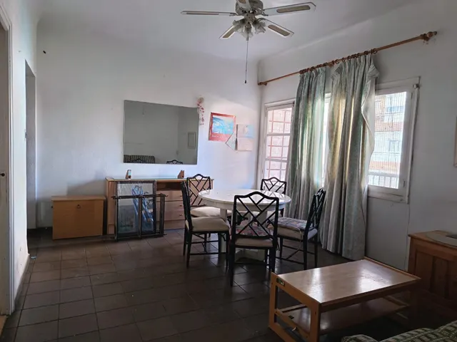 SE VENDE PISO EN MUY BUENA ZONA, A 5 MINUTOS DE LA PLAYA, CON TODOS LOS SERVICIOS A MANO — 7