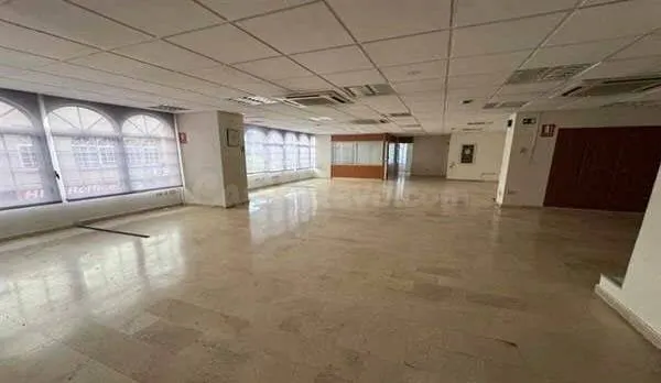 Oficinas situadas en el centro de Cáceres en calle peatonal.