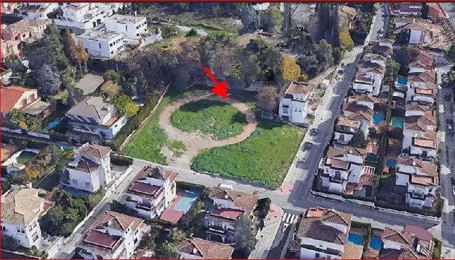 CASA Y PARCELA PARA USOS MULTIPLES. ZONA SERRALLO — 4