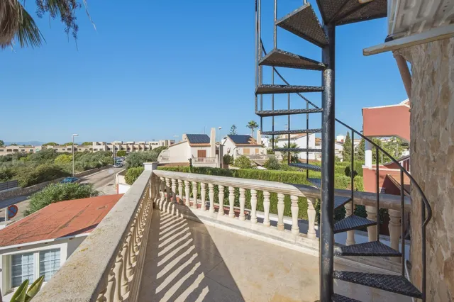 ESPECTACULAR VILLA CON PISCINA, 6 DORMITORIOS EN SUITE Y VISTAS AL MAR EN SA TORRE — 34