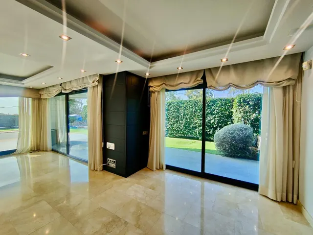 Exclusiva villa de lujo en Ciutat Diagonal, Esplugues de Llobregat, con vistas panorámicas a Barcelona y al mar — 20