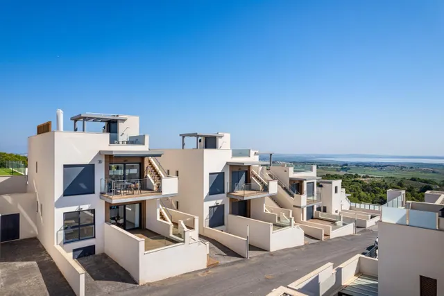 Bungalow obra Nueva san Miguel de Salinas - foto 2
