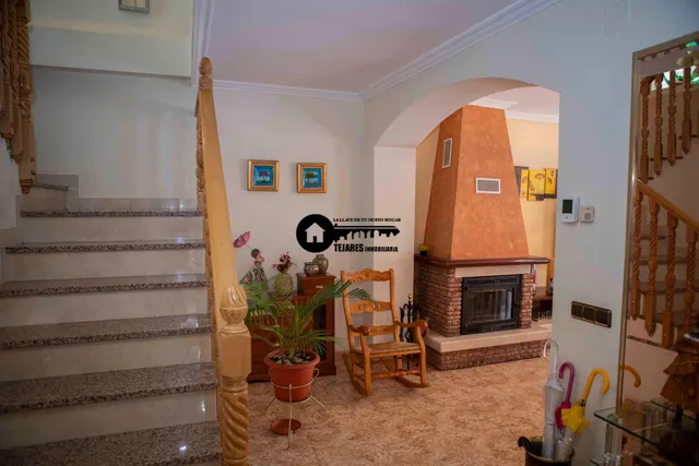Se vende edificio completo de tres plantas  con garaje, patios privados y solárium — 16