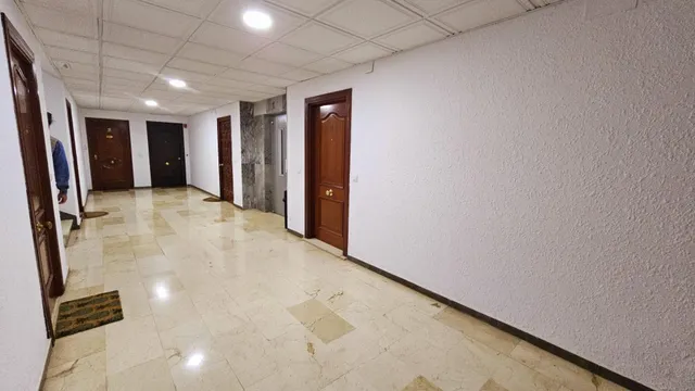 Magnifico piso en edificio en primera linea de playa en Estepona pueblo — 16