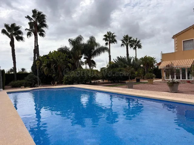 CHALET EN VENTA EN LA HOYA – ELCHE | 485.000 €