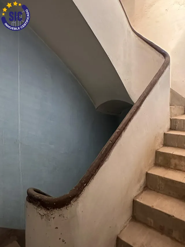Casa de planta baja y dos alturas en el centro de Castellón, zona Tascas, junto a Fadrell, Borrull ideal para restauración o para vivienda. — 41