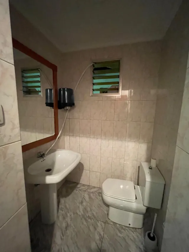 LOCAL DE 240 M2 ACONDICIONADO COMO OFICINA — 2
