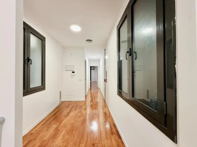 Moderno piso reformado en venta situado en pleno corazón de l'Eixample — 25