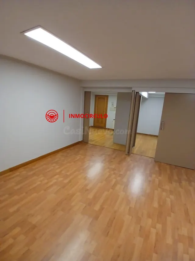 ¡Oportunidad de oficina en alquiler en el corazón de Burgos! - foto 3