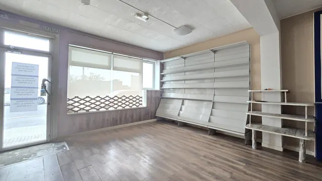 Local comercial 70m² en alquiler - Oleiros - foto 2
