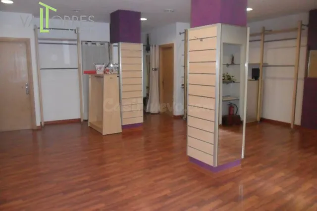 LOCAL COMERCIAL ACONDICIONADO EN EL CENTRO PARA INSTALAR CUA - foto 4