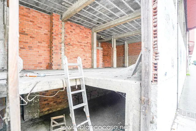 ! Bajo y Sótano en Venta en Calle Xílgaro - Carballo — 14
