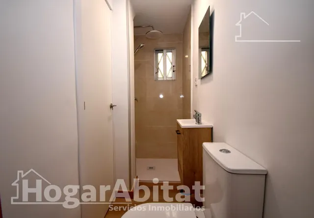 Acogedor, reformado y exterior, con balcón y ascensor, todo amueblado y cerca del ayuntamiento — 20