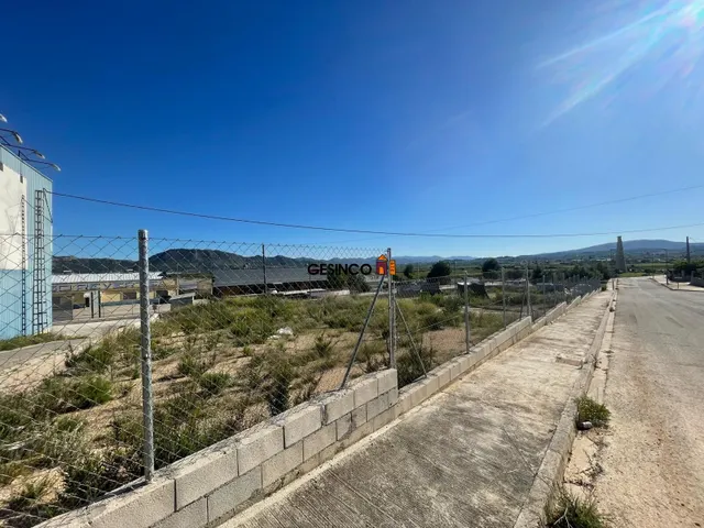 PARCELA DE SUELO INDUSTRIAL URBANO EN LA LLOSA DE RANES — 2