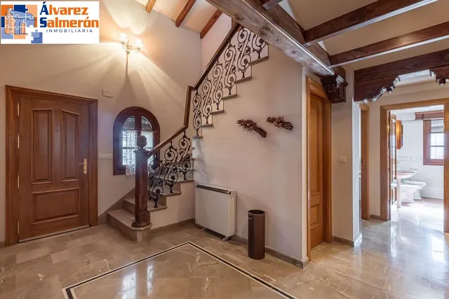 INCREÍBLE CHALET INDEPENDIENTE EN ZONA PRIVILEGIADA — 13